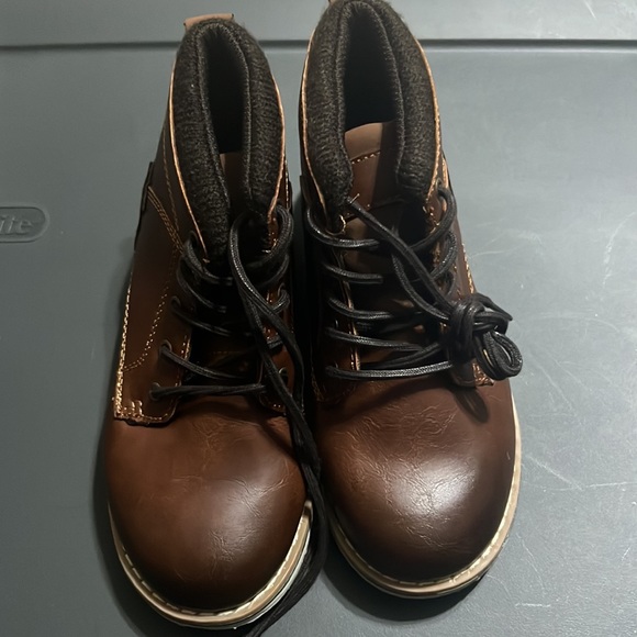 Boys Max and Jake boots size 1 New without Box - Picture 2 of 2
